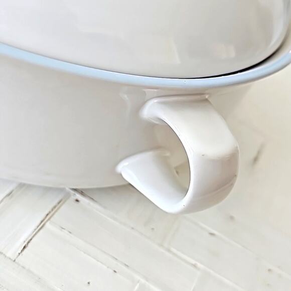 Fasino Vintage Japan Stoneware Casserole Serving Dish with Lid Floral 11" x 7" - Picture 8 of 10